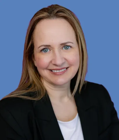 Amanda Tarr headshot 2