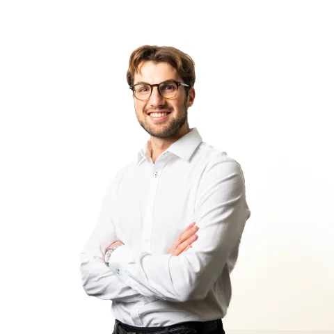 Headshot of Sean Balfour, Investment Analyst