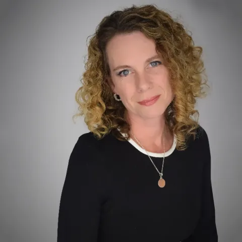 Chandra Pottle headshot