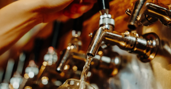 Chain Yard flowing out of a tap