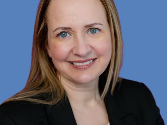 Amanda Tarr headshot 2